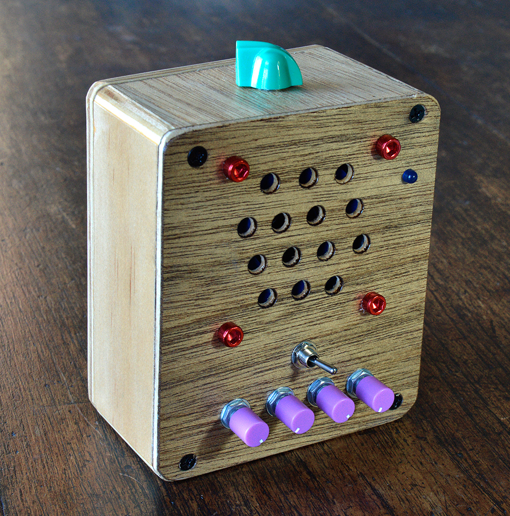 Moon Canoe Brak ver3 portable usb rechargeable practise amp with purple knobs and overdrive switch 